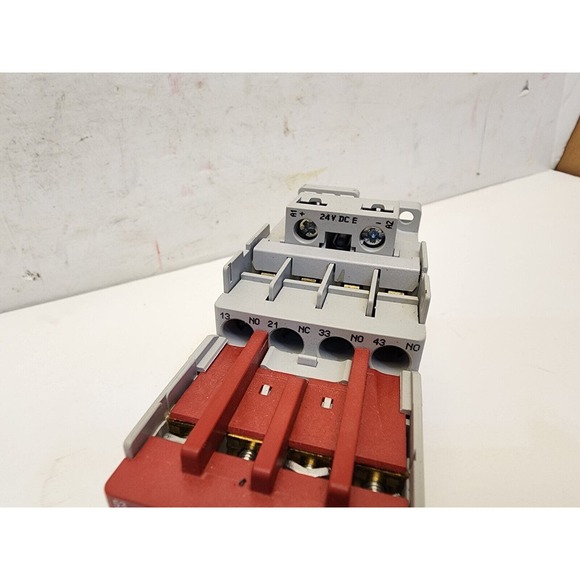 Allen-Bradley 700-CF310E* 24V coil 230-690V 25A W/Auxiliary Contact Block - Picture 3 of 9